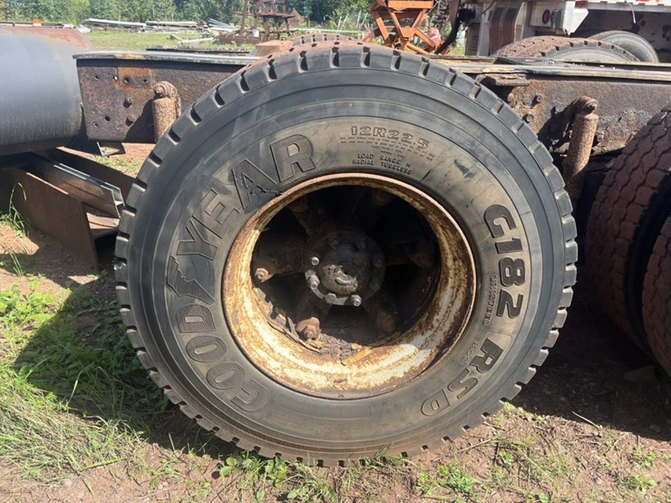 #2688-•-1998-navistar-2674-6x4-day-cab-truck-tractor-image-78