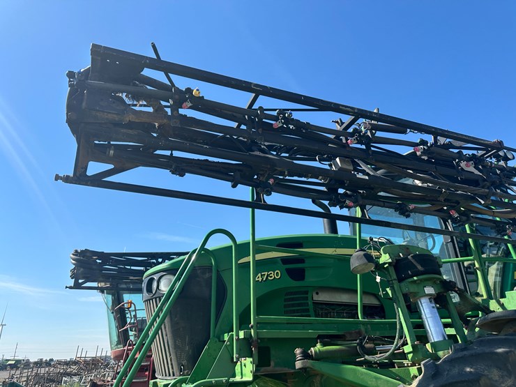 2011-john-deere-4730-image-25