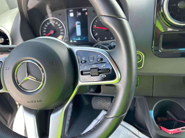 2022-mercedes-benz-sprinter-4500-image-14
