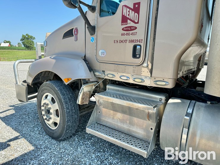 2013-kenworth-t660-image-18