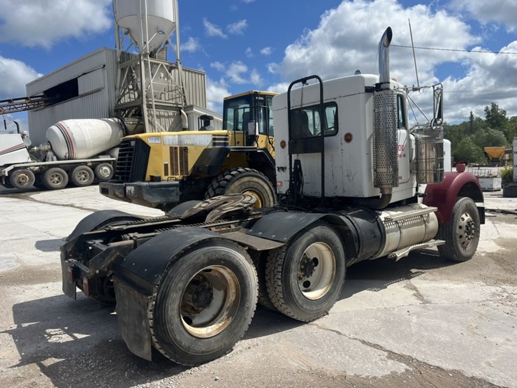 kenworth-w900b-image-4