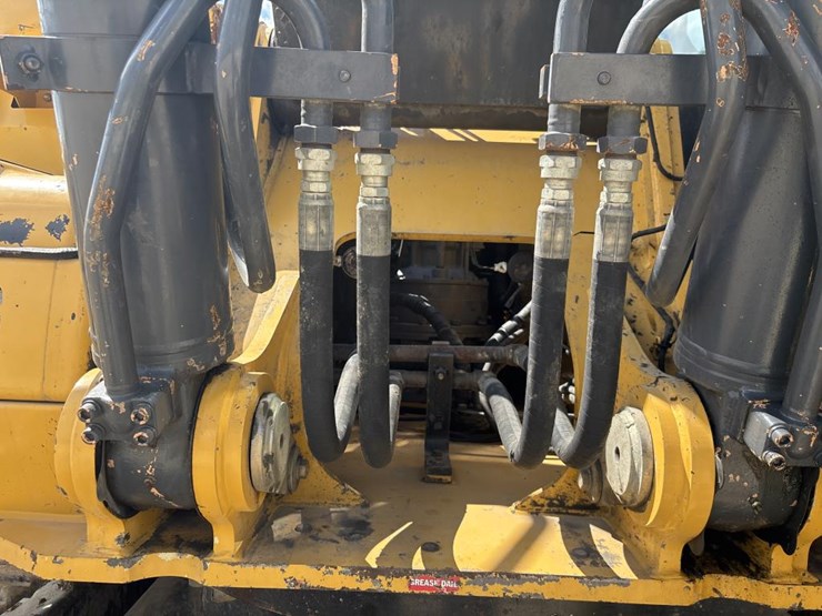 2014-deere-380g-lc-image-26
