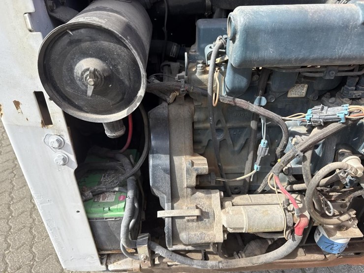 2003-bobcat-s160-image-24