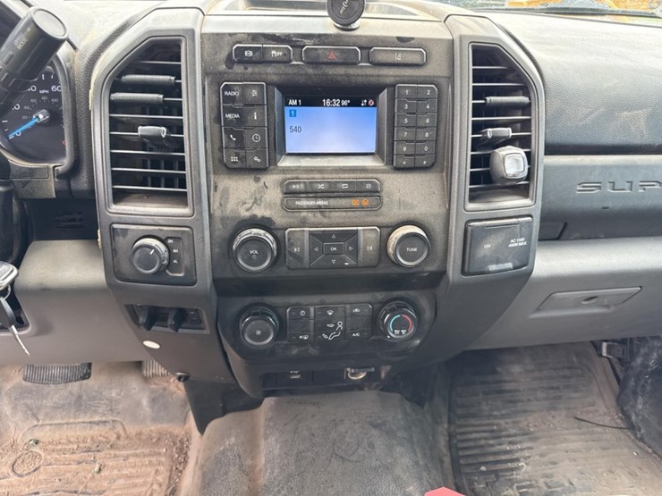 2020-ford-f550-image-41