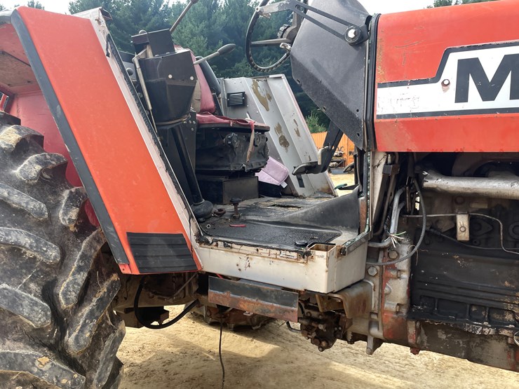 massey-ferguson-2705-image-16