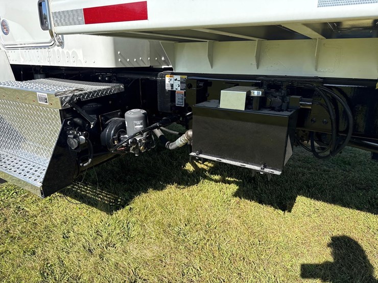 2021-kenworth-t370-image-12