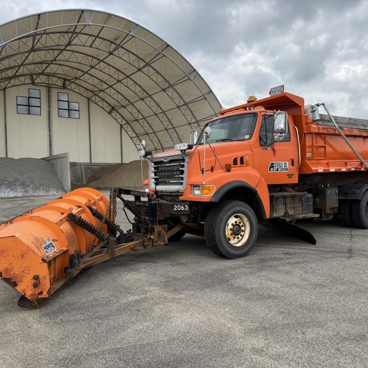 #1084 • 2006 Sterling Tandem Axle Patrol Truck
