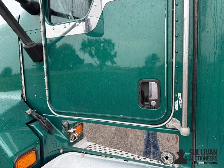 2007-kenworth-t600-image-19