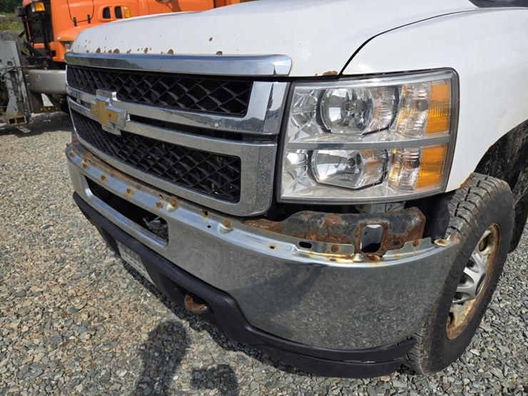2011-chevrolet-2500hd-image-10