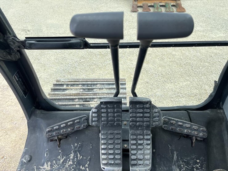 2014-deere-380g-lc-image-64