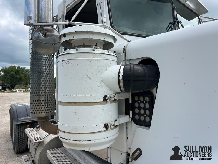 2003-kenworth-w900-image-15