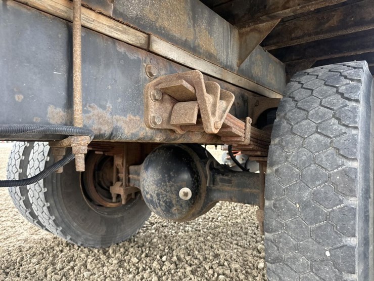 2005-international-durastar-4200-image-30