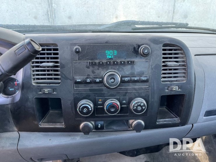 2012-gmc-3500hd-image-51