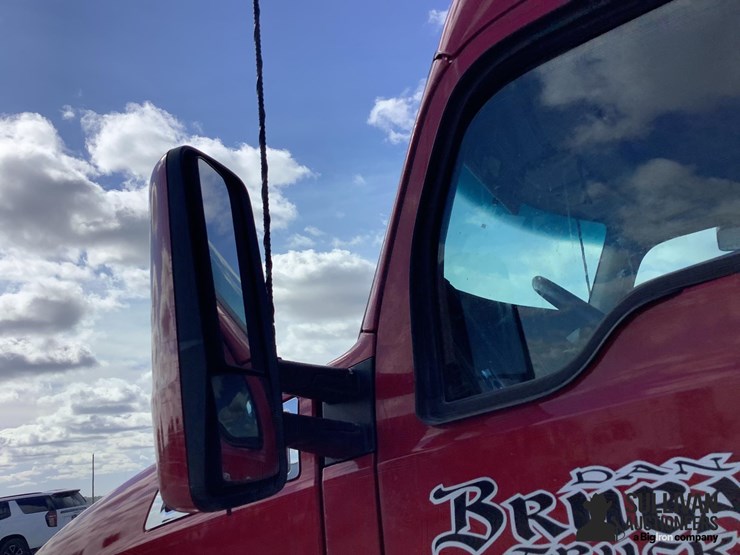 2020-kenworth-t680-image-15