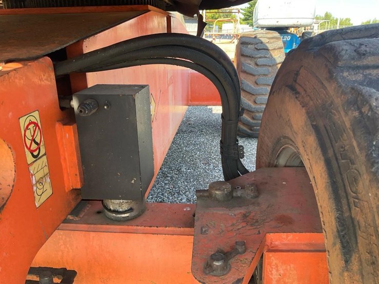 2005-jlg-600s-image-19