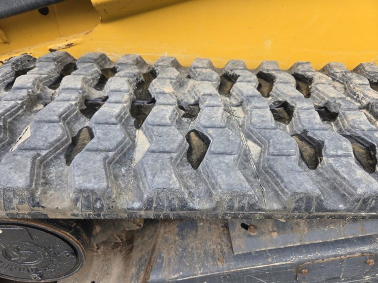 2022-deere-333g-image-57