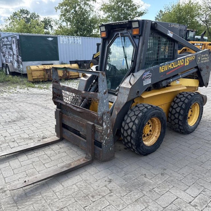 2002 NEW HOLLAND LS180