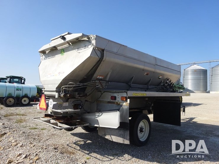 2021-john-deere-f4365-image-16