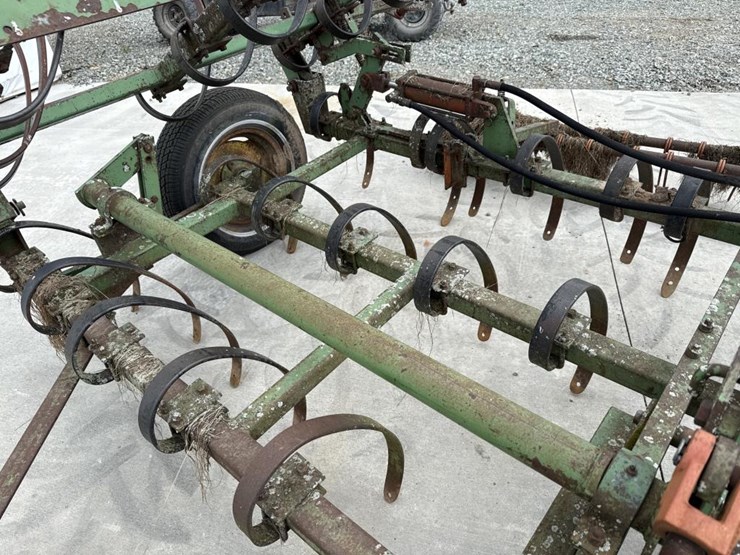 john-deere-18-image-13