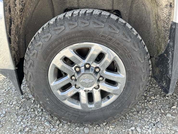 2018-chevrolet-2500-image-11