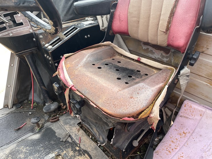 massey-ferguson-2705-image-66