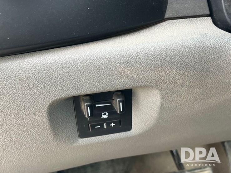 2012-gmc-3500hd-image-41
