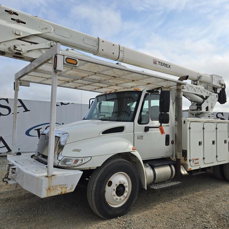 2006 INTERNATIONAL 4000