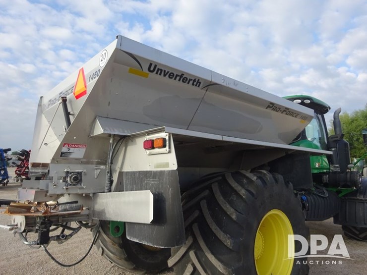 2019-john-deere-f4365-image-60