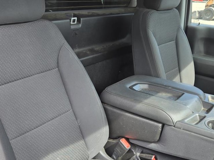 2020-chevrolet-silverado-1500-image-34