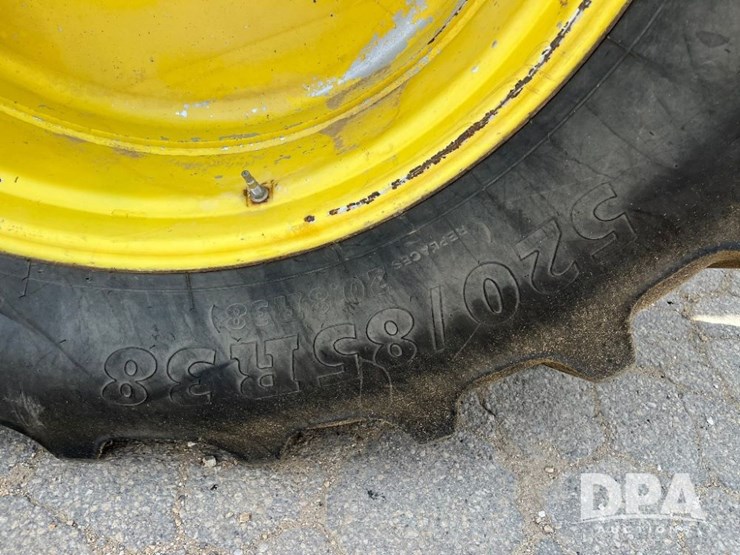 2014-john-deere-4730-image-32