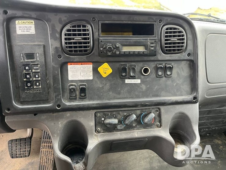 2010-freightliner-business-class-m2-petroleum-truck-(jn2961,-unit-491)-image-83