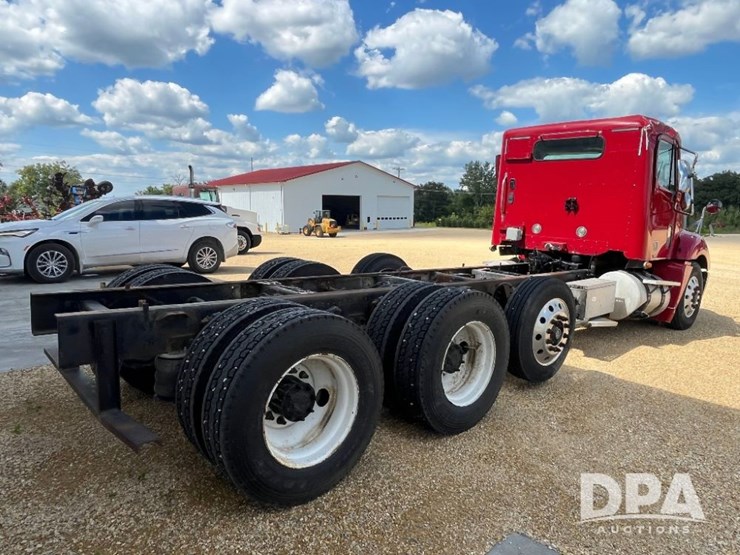 2007-freightliner-columbia-truck-(jn2954,-unit-2158)-image-12