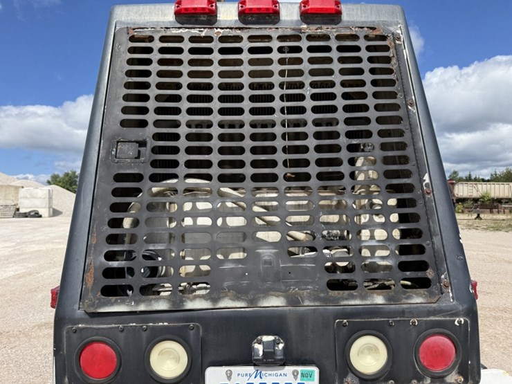#1553-•-1991-oshkosh-mixer-truck-image-33