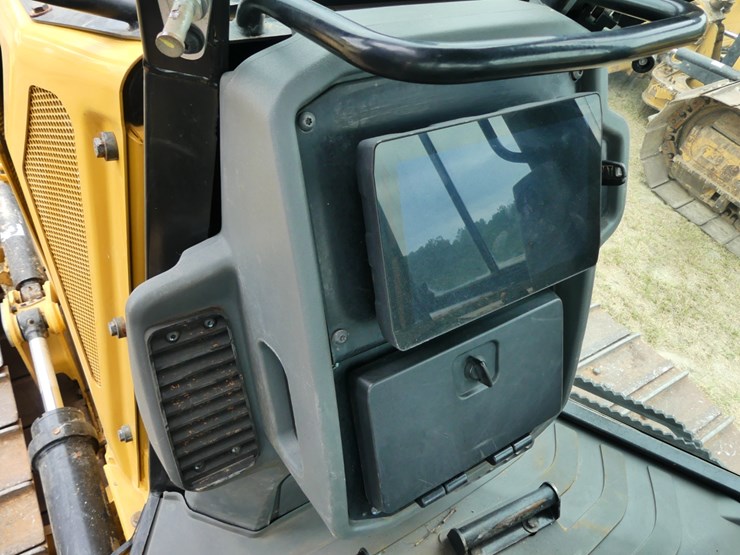 caterpillar-d3-lgp-image-14