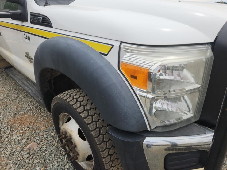 2011-ford-f550-image-12