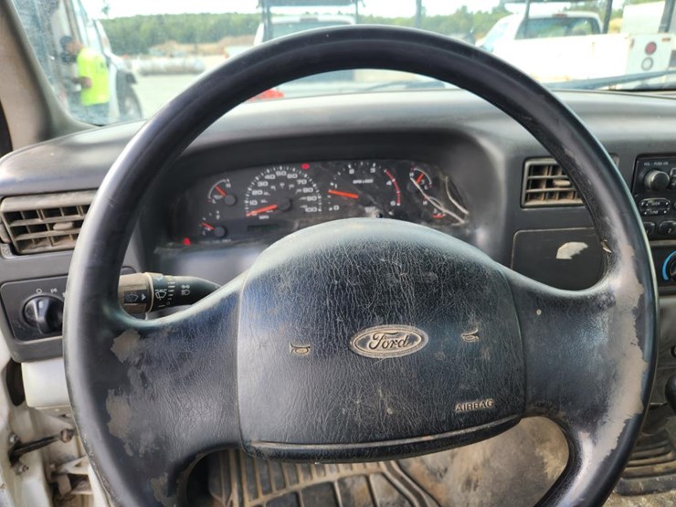2002-ford-f550-image-56