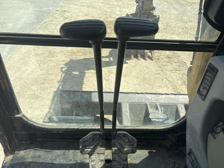 2013-caterpillar-308e2-cr-image-46