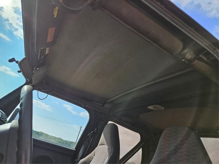 1999-jeep-wrangler-image-33