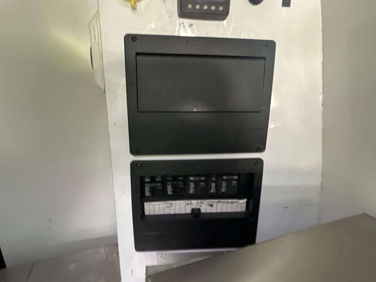 2021-mercedes-benz-sprinter-4500-image-39