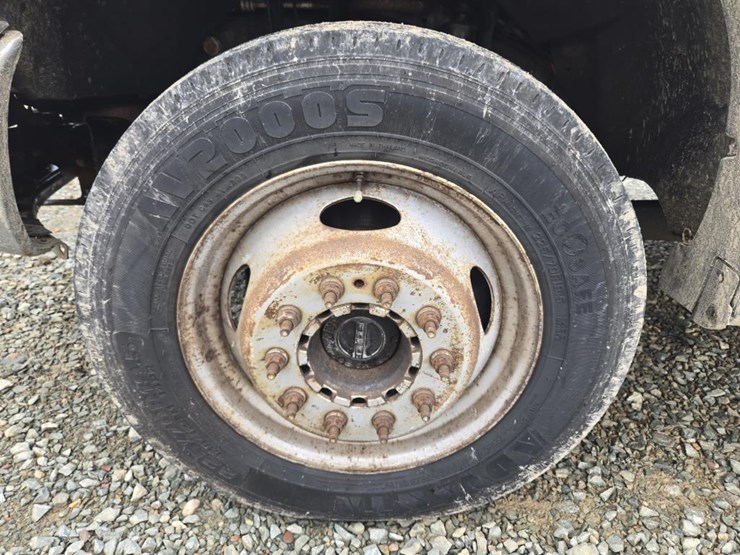 2011-ford-f550-image-65