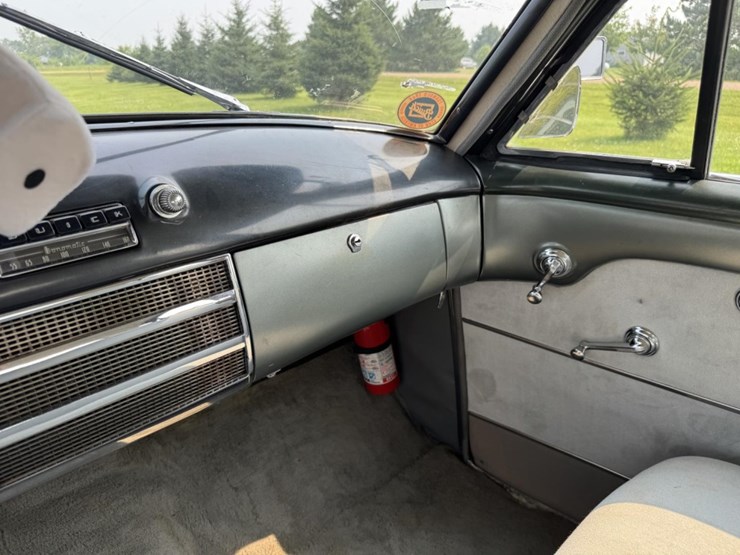 #1062-•-1949-buick-series-50-super-sedan-image-37