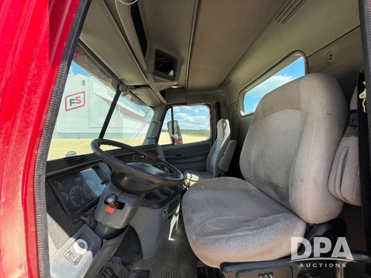 2007-freightliner-columbia-truck-(jn2954,-unit-2158)-image-56