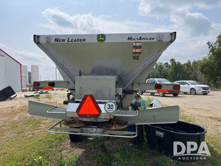 2019-john-deere-485-image-6