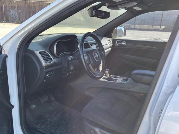 2017-jeep-grand-cherokee-image-12