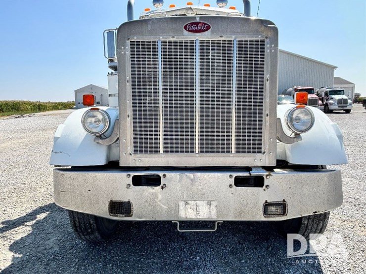 1986-peterbilt-359-image-18