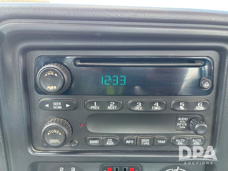 2004-chevrolet-2500hd-image-56