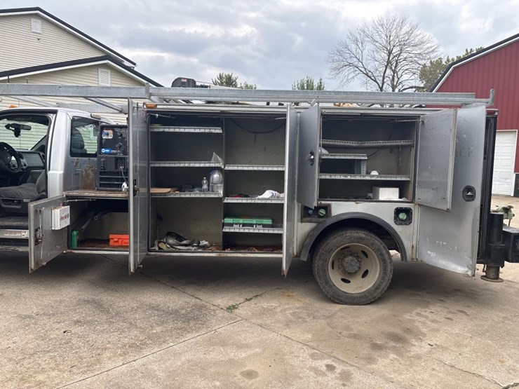 2012-ford-f550-image-12