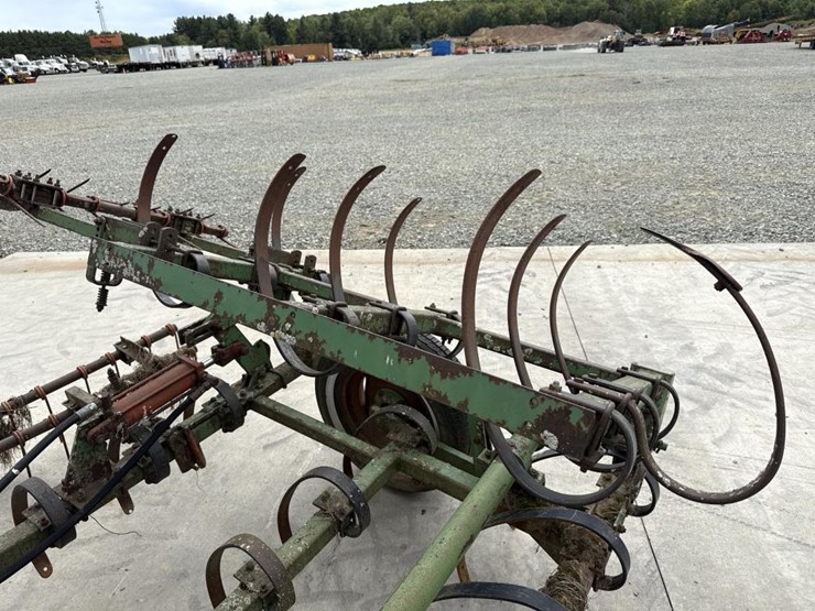 john-deere-18-image-16