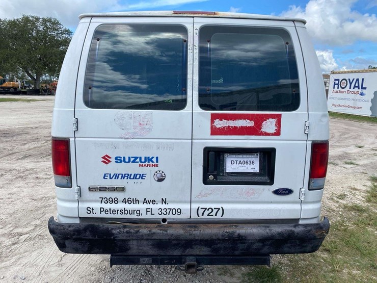 2006-ford-cargo-image-22