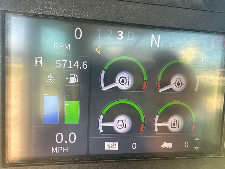 2019-deere-524l-image-22
